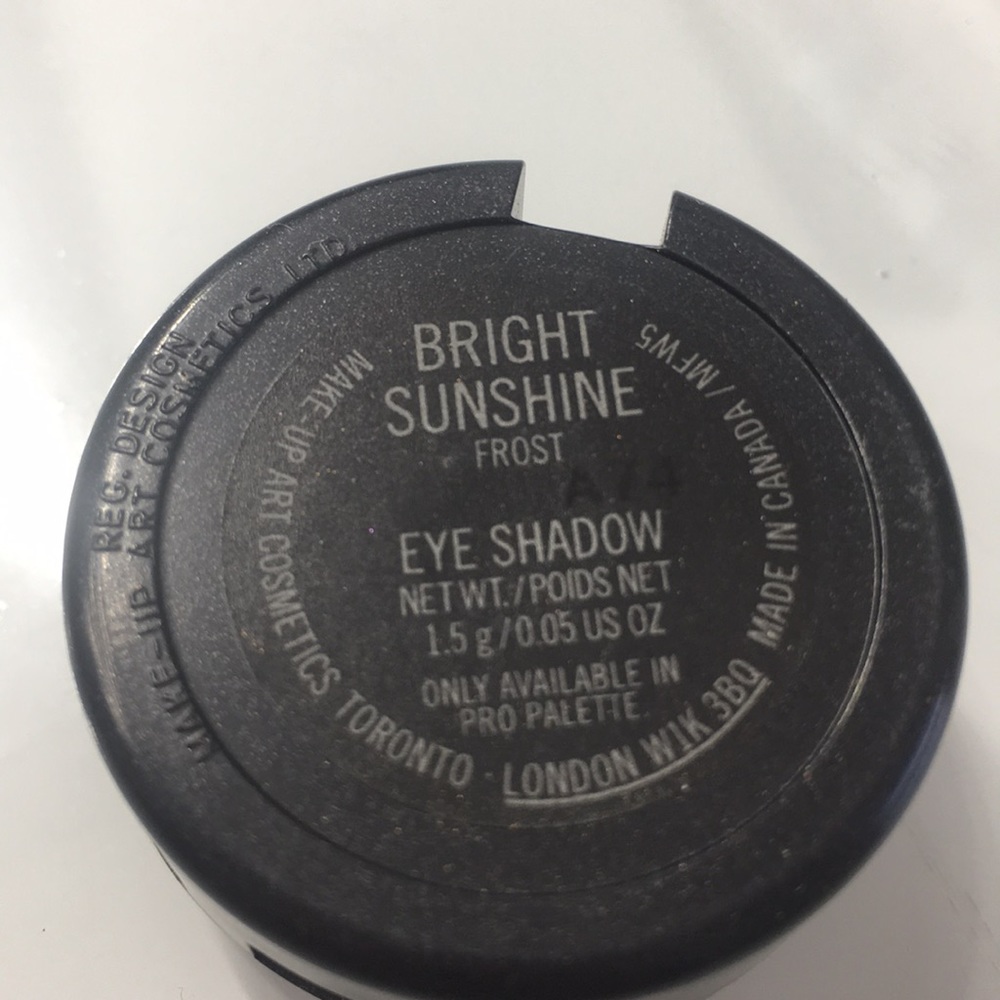 Mac eyeshadow - Picture 3 of 3